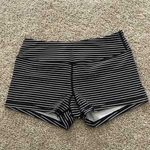 Savage Barbell booty shorts size large